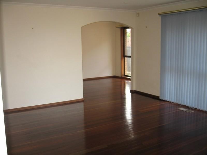 2/1863 Dandenong Road, Oakleigh East VIC 3166