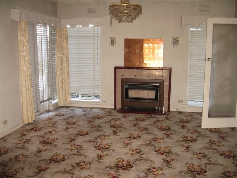 12 Thomas Street, Clayton VIC 3168