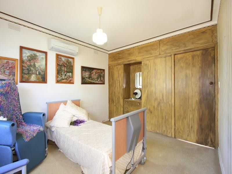 15 Marie Avenue, Springvale VIC 3171