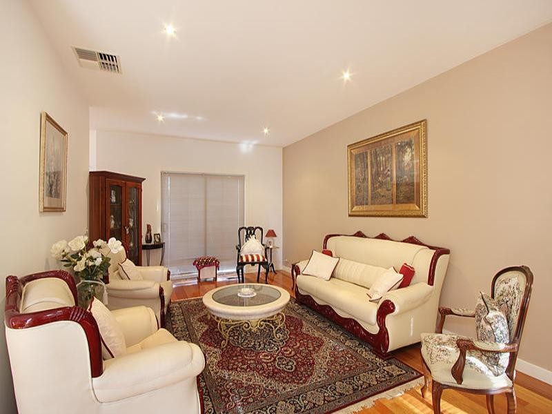 1/72 High Street Road, Ashwood VIC 3147