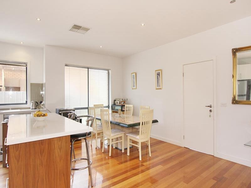 1/72 High Street Road, Ashwood VIC 3147