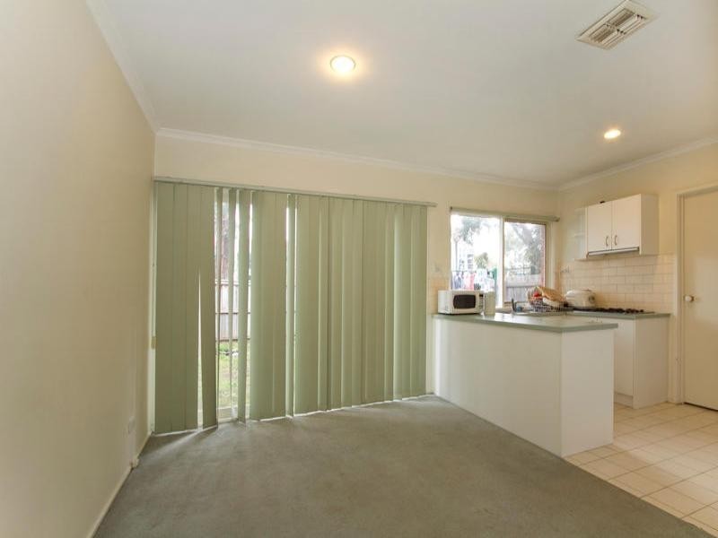 8 Kings Court, Oakleigh East VIC 3166