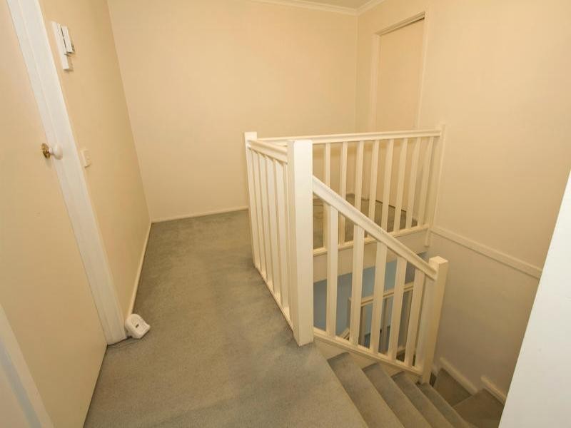 8 Kings Court, Oakleigh East VIC 3166