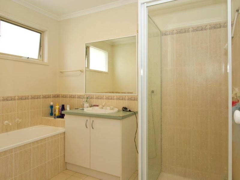 8 Kings Court, Oakleigh East VIC 3166