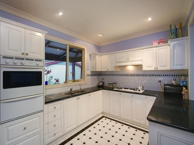 95 Carlisle Crescent, Hughesdale VIC 3166
