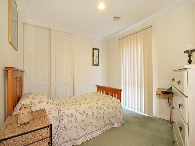 2/6 Bonham Crescent (facing Greta street), Oakleigh East VIC 3166