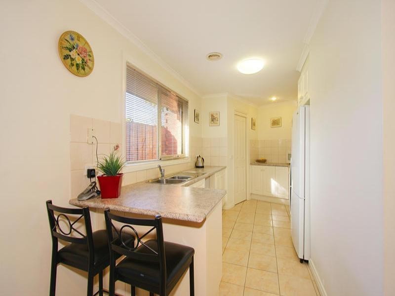 2/6 Bonham Crescent (facing Greta street), Oakleigh East VIC 3166