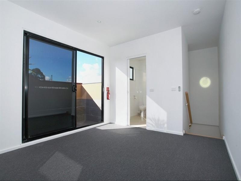 180 Warrigal Road, Oakleigh VIC 3166