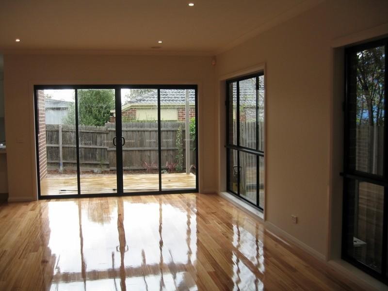 2/9 Nonna Street, Oakleigh East VIC 3166