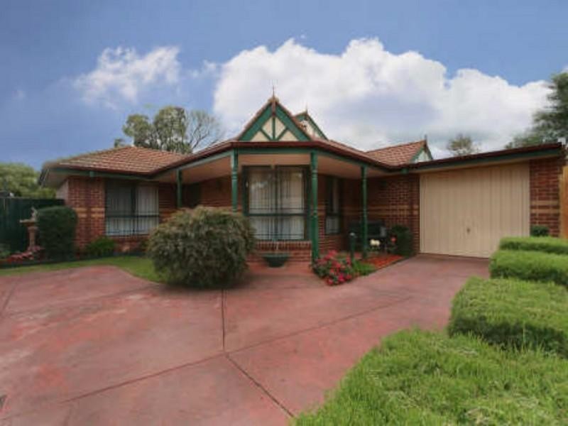 3/2 Ambleside Crescent, Berwick VIC 3806