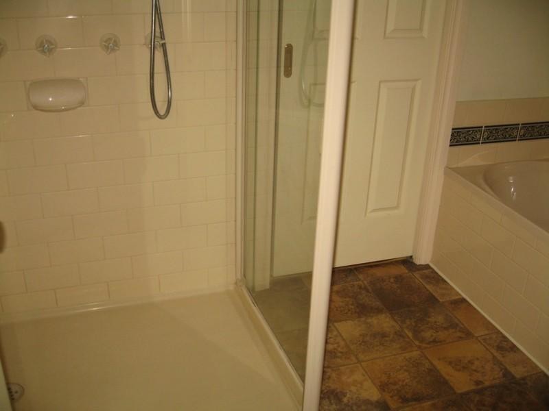 3/2 Ambleside Crescent, Berwick VIC 3806