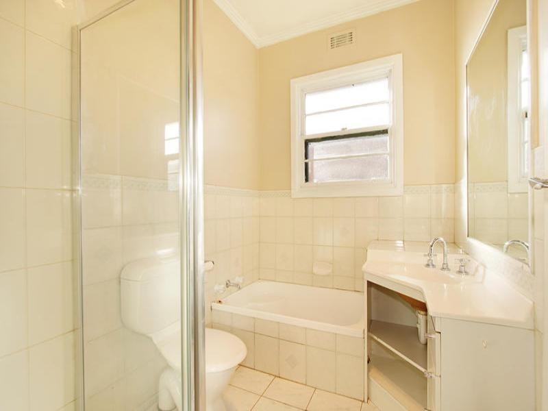 1/82 Scotsburn Avenue, Oakleigh South VIC 3167