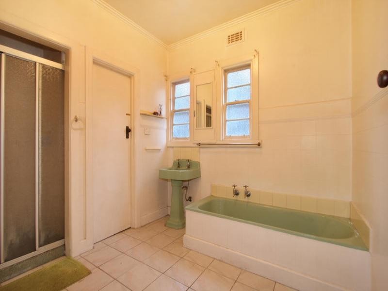 1284 North Road, Oakleigh South VIC 3167