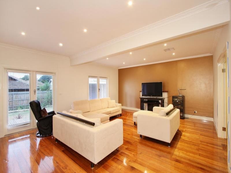 13 Watsonia Street, Oakleigh VIC 3166