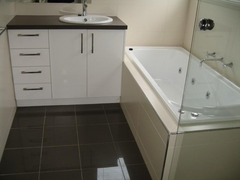 1/3 Hatherley Road, Chadstone VIC 3148