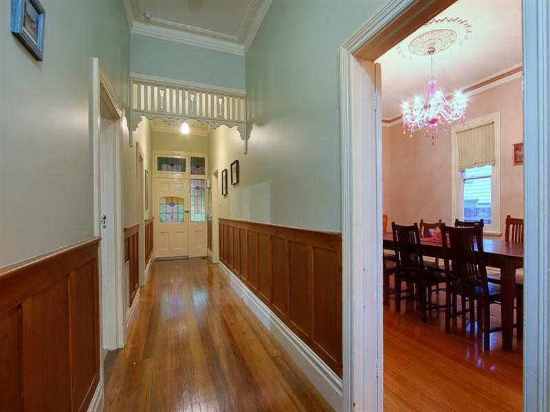 95 Carlisle Crescent, Hughesdale VIC 3166