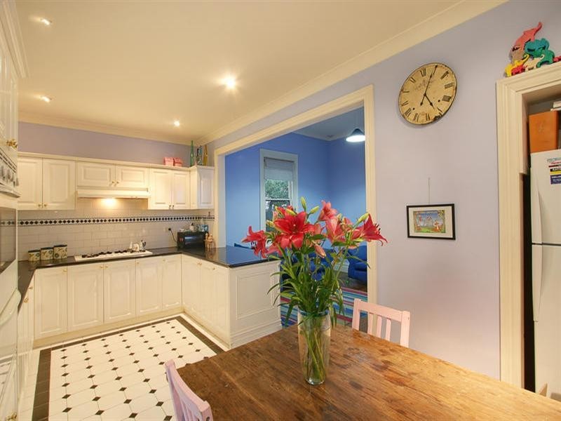 95 Carlisle Crescent, Hughesdale VIC 3166