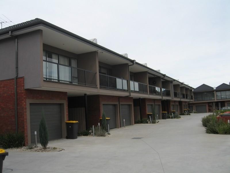 7/2-4 Newton Street, Chadstone VIC 3148