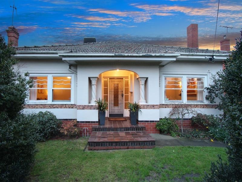 97 Kangaroo Road, Hughesdale VIC 3166