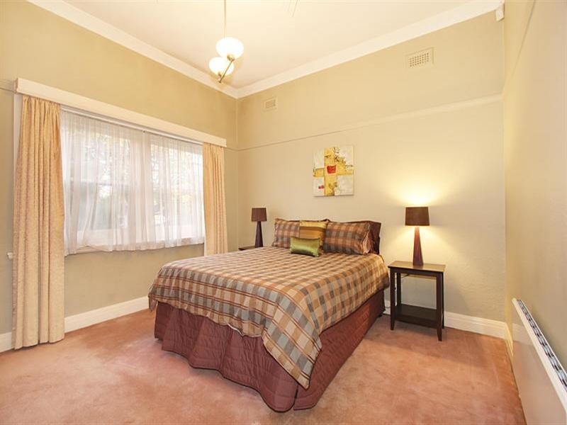 97 Kangaroo Road, Hughesdale VIC 3166