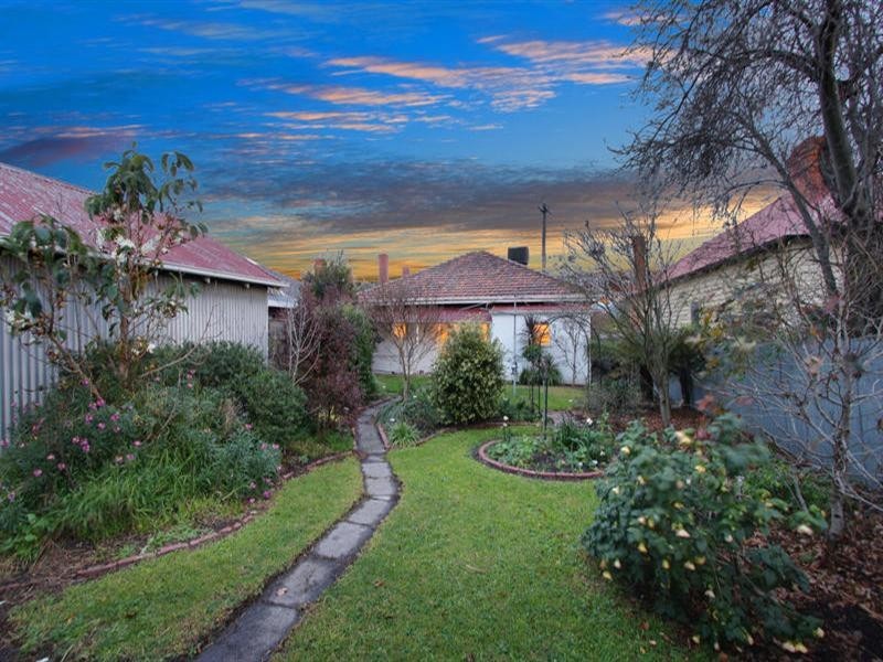 97 Kangaroo Road, Hughesdale VIC 3166