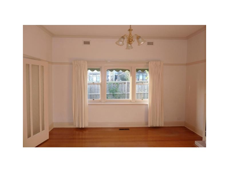 12 Creswick Grove, Mckinnon VIC 3204