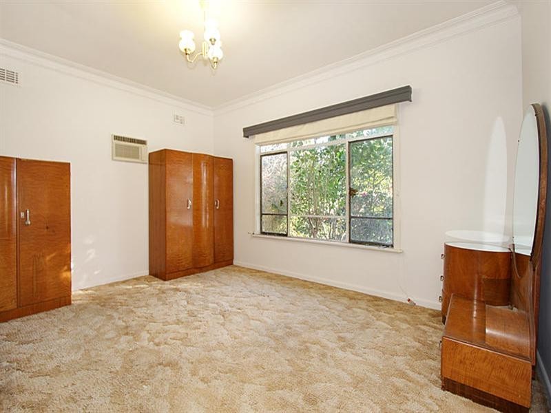 18 Ward Avenue, Oakleigh South VIC 3167