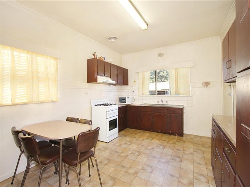 18 Ward Avenue, Oakleigh South VIC 3167