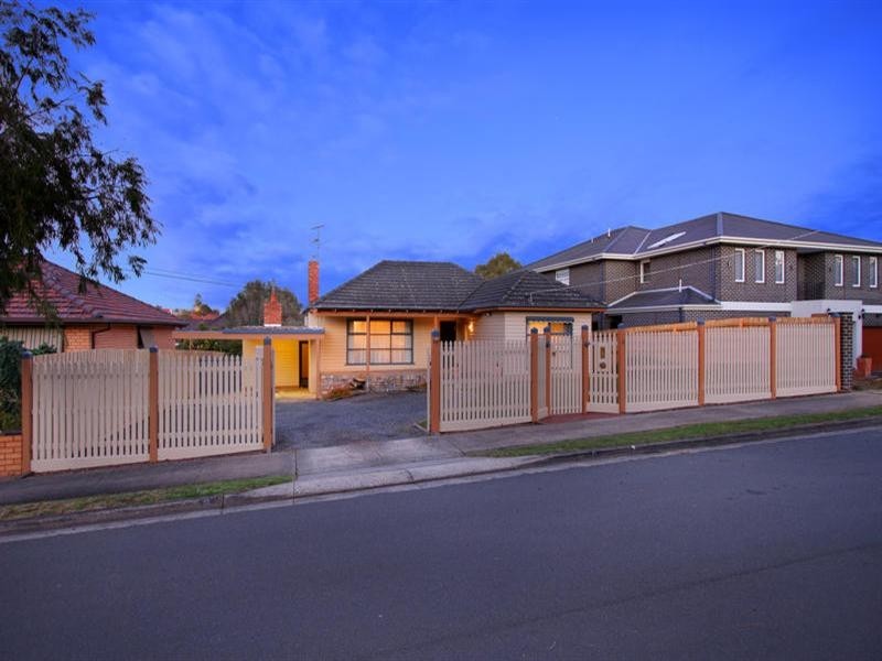 8 Turnbull Avenue, Oakleigh East VIC 3166