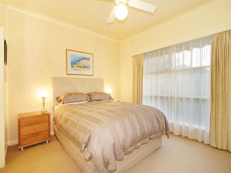 8 Turnbull Avenue, Oakleigh East VIC 3166