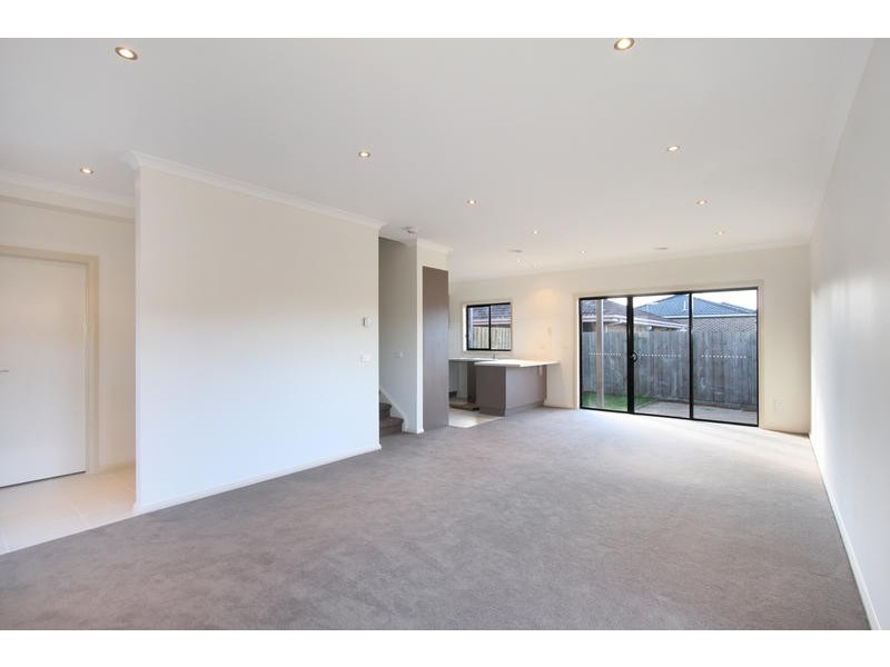 4/8 Jones Road, Dandenong VIC 3175