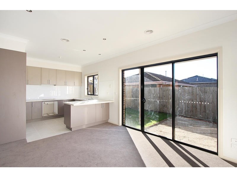 4/8 Jones Road, Dandenong VIC 3175