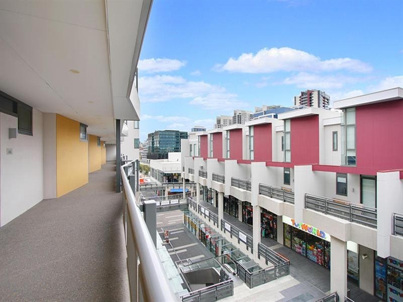 305/120 Studio Lane, Docklands VIC 3008