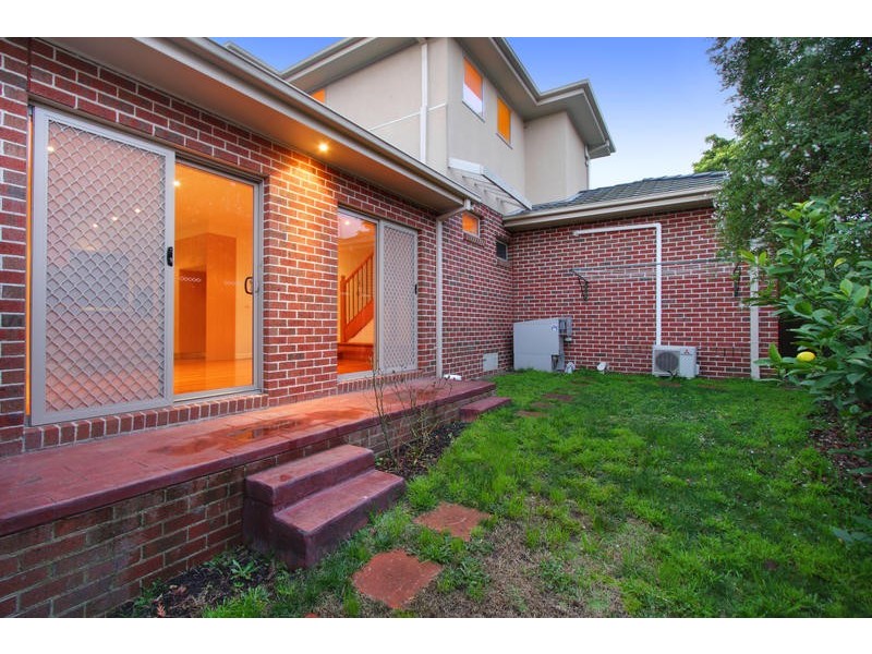 1/2 Simpson Drive, Mount Waverley VIC 3149