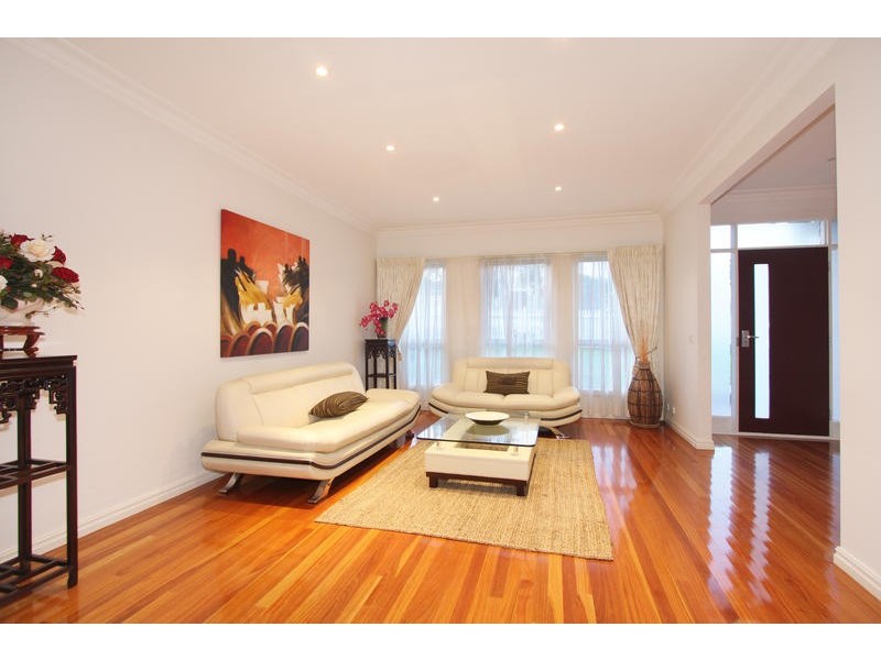 1/2 Simpson Drive, Mount Waverley VIC 3149