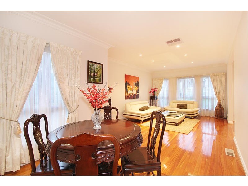 1/2 Simpson Drive, Mount Waverley VIC 3149