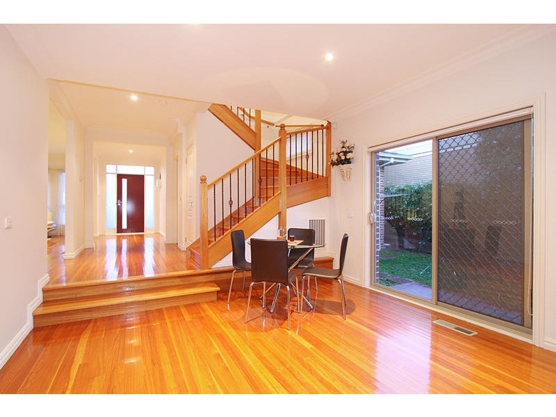 1/2 Simpson Drive, Mount Waverley VIC 3149