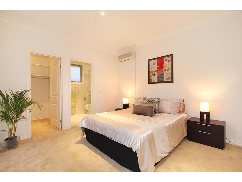 1/2 Simpson Drive, Mount Waverley VIC 3149