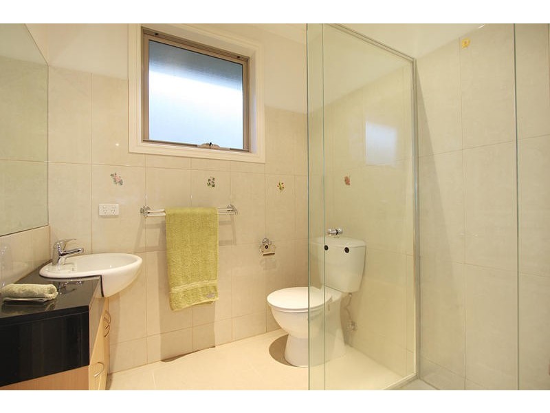 1/2 Simpson Drive, Mount Waverley VIC 3149