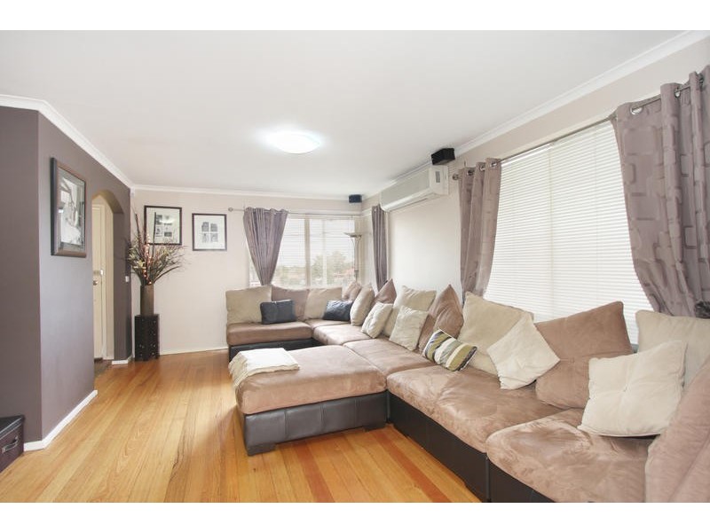 11 Whitehaven Crescent, Noble Park North VIC 3174