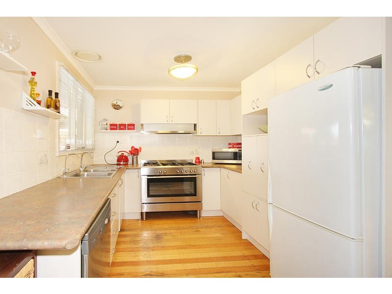 11 Whitehaven Crescent, Noble Park North VIC 3174