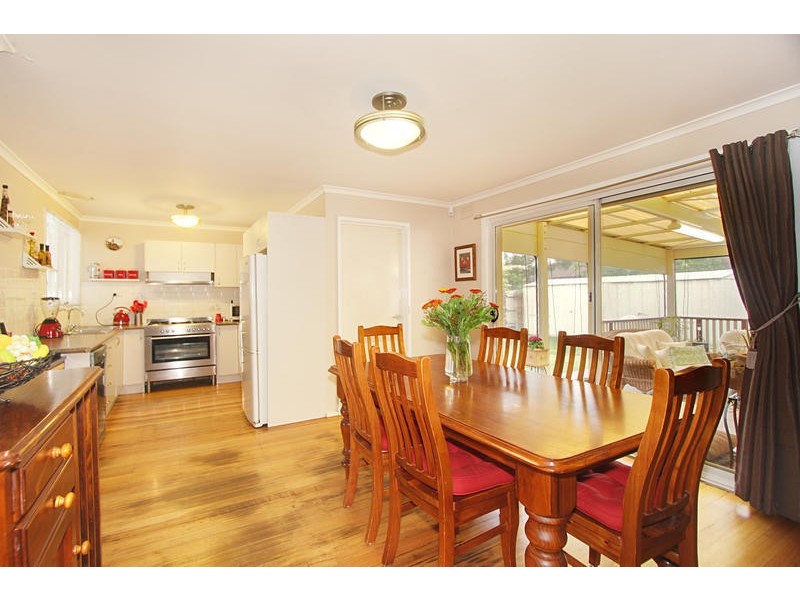 11 Whitehaven Crescent, Noble Park North VIC 3174