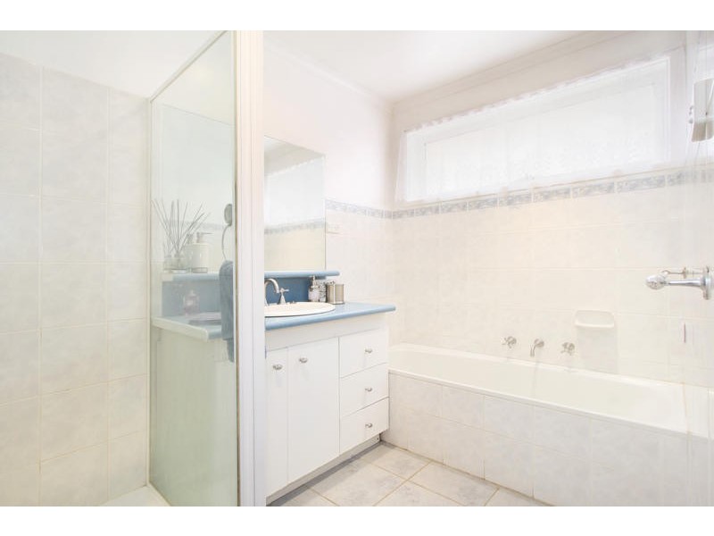 11 Whitehaven Crescent, Noble Park North VIC 3174