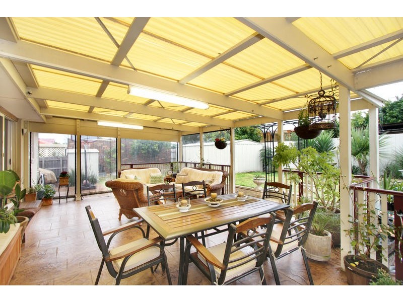 11 Whitehaven Crescent, Noble Park North VIC 3174