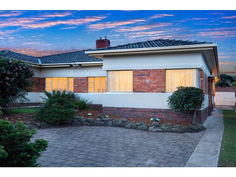 8 Brisbane Street, Murrumbeena VIC 3163