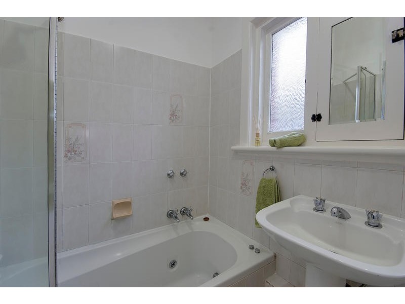 8 Brisbane Street, Murrumbeena VIC 3163