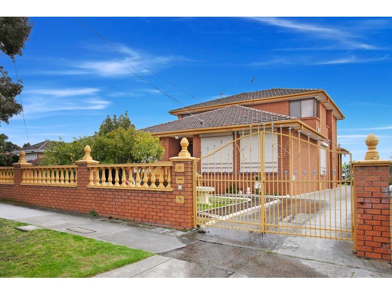 19 Scotsburn Avenue, Oakleigh South VIC 3167