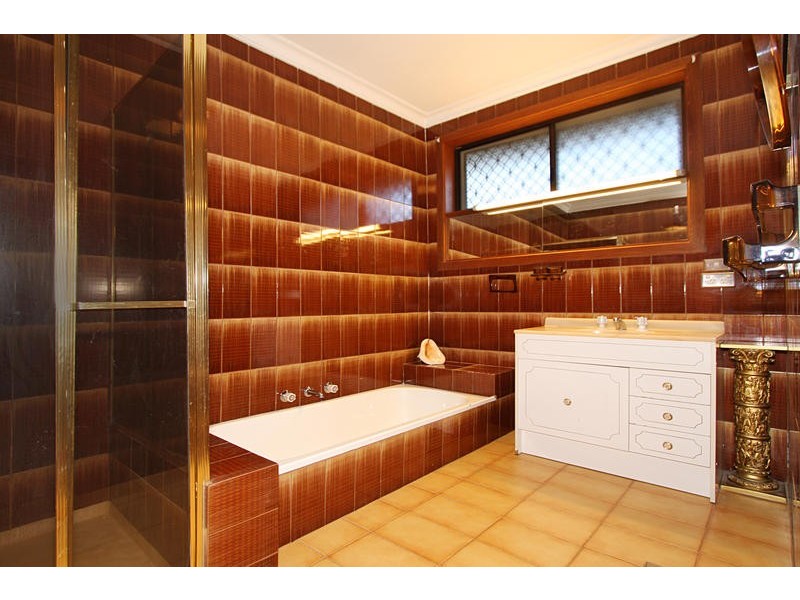 19 Scotsburn Avenue, Oakleigh South VIC 3167