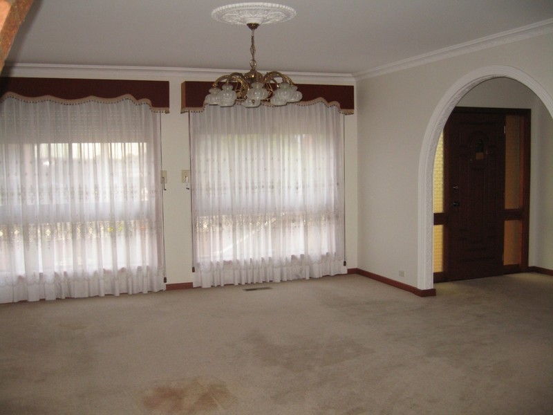 19 Scotsburn Avenue, Oakleigh South VIC 3167