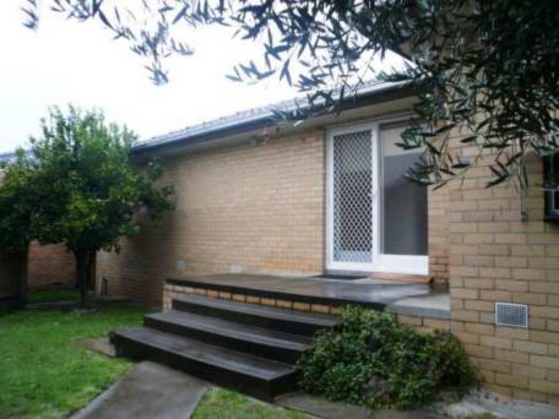 2/4 Aikman Crescent, Chadstone VIC 3148